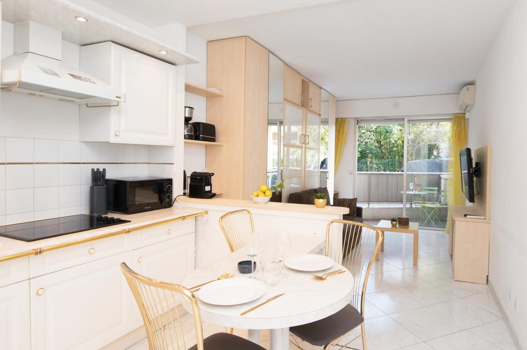 Cosy Studio - Residence Front De Mer - Menton Bagian luar foto