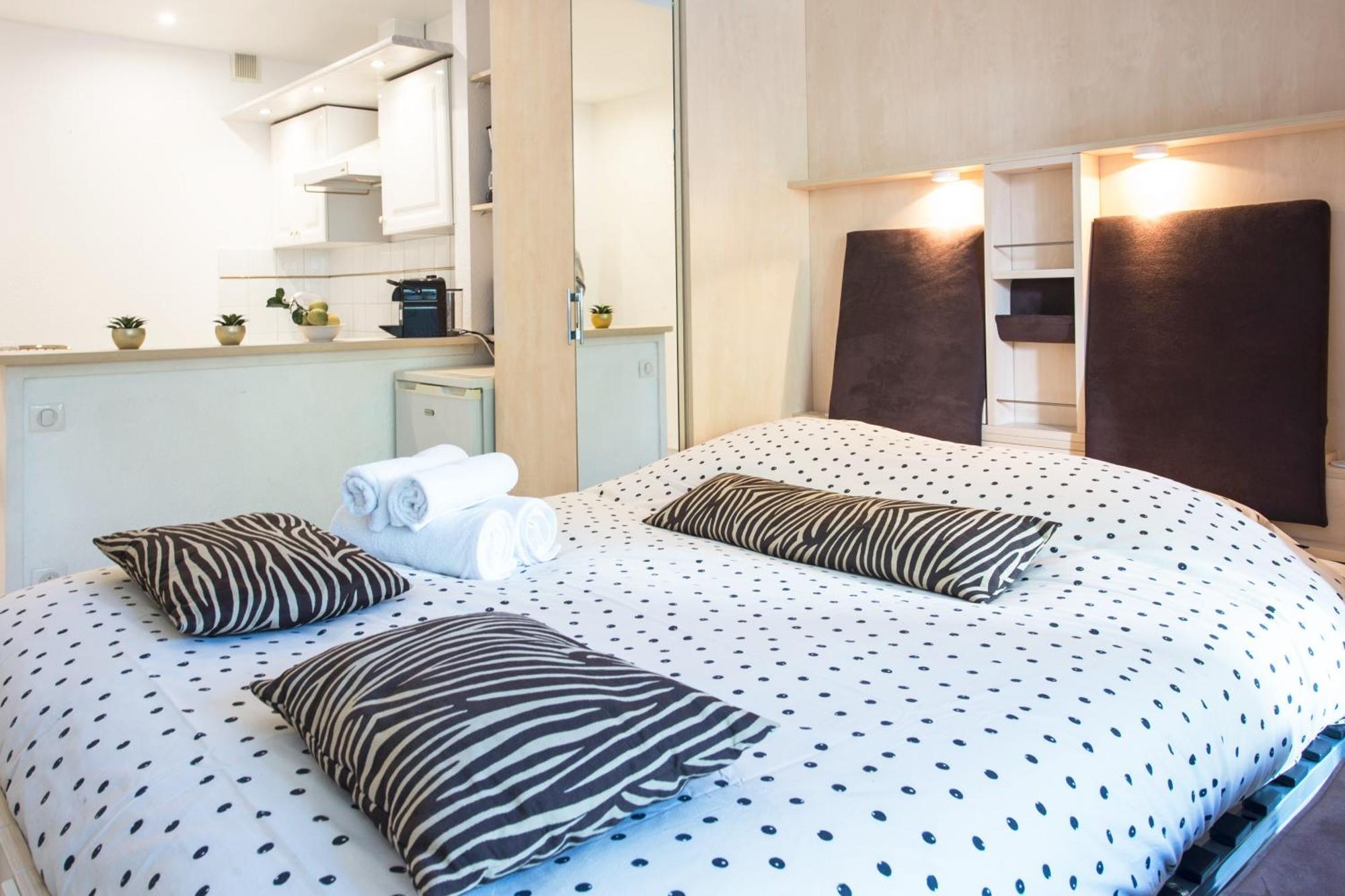 Cosy Studio - Residence Front De Mer - Menton Bagian luar foto