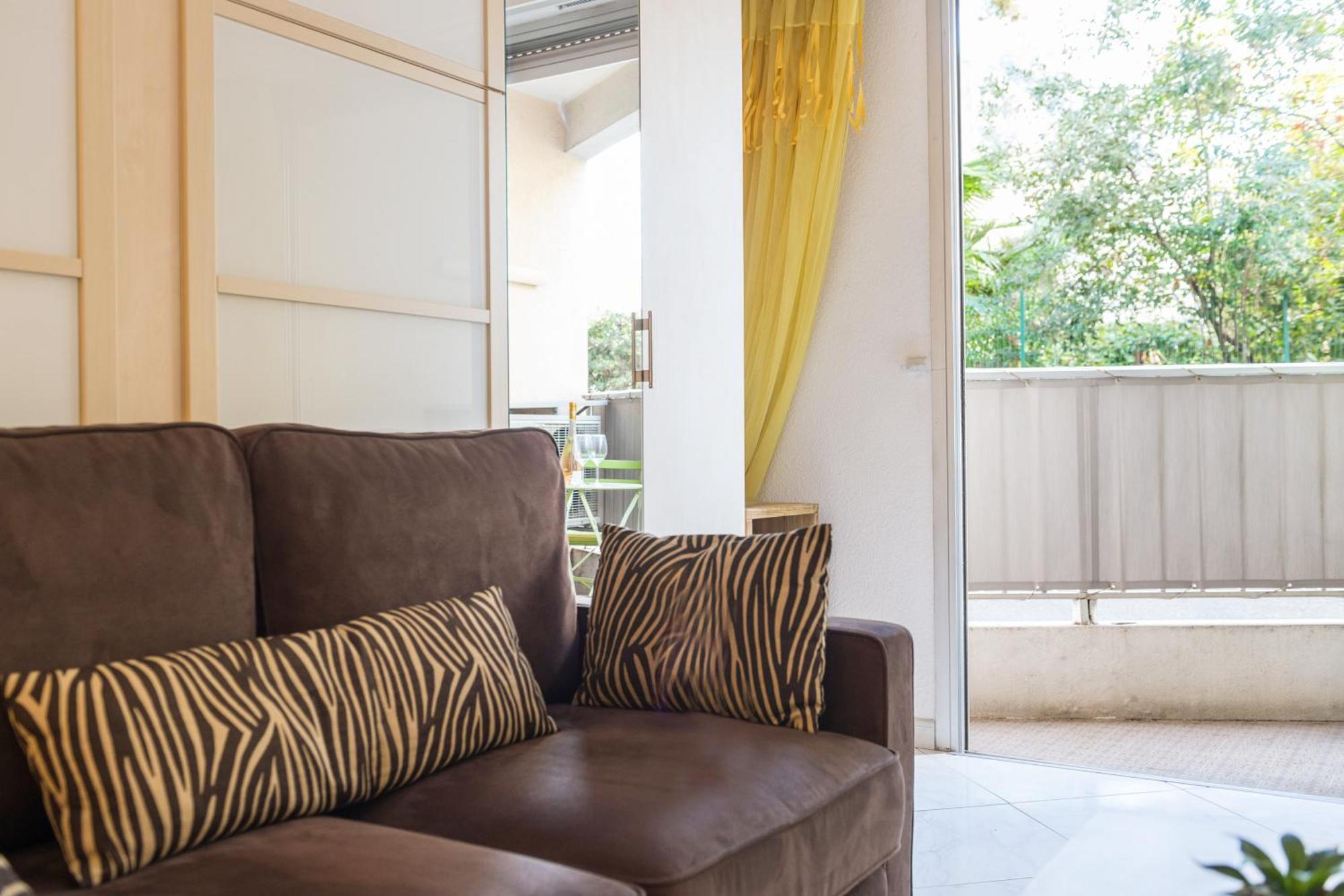 Cosy Studio - Residence Front De Mer - Menton Bagian luar foto