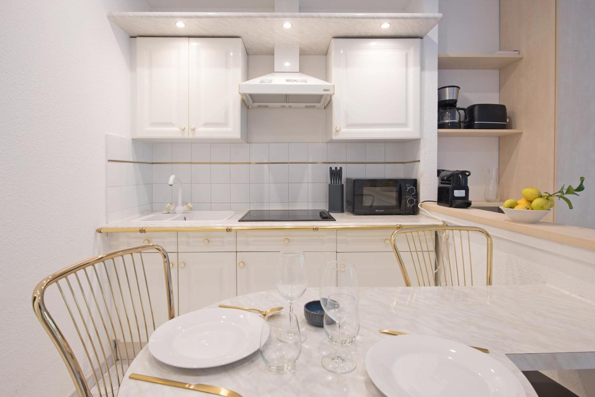 Cosy Studio - Residence Front De Mer - Menton Bagian luar foto