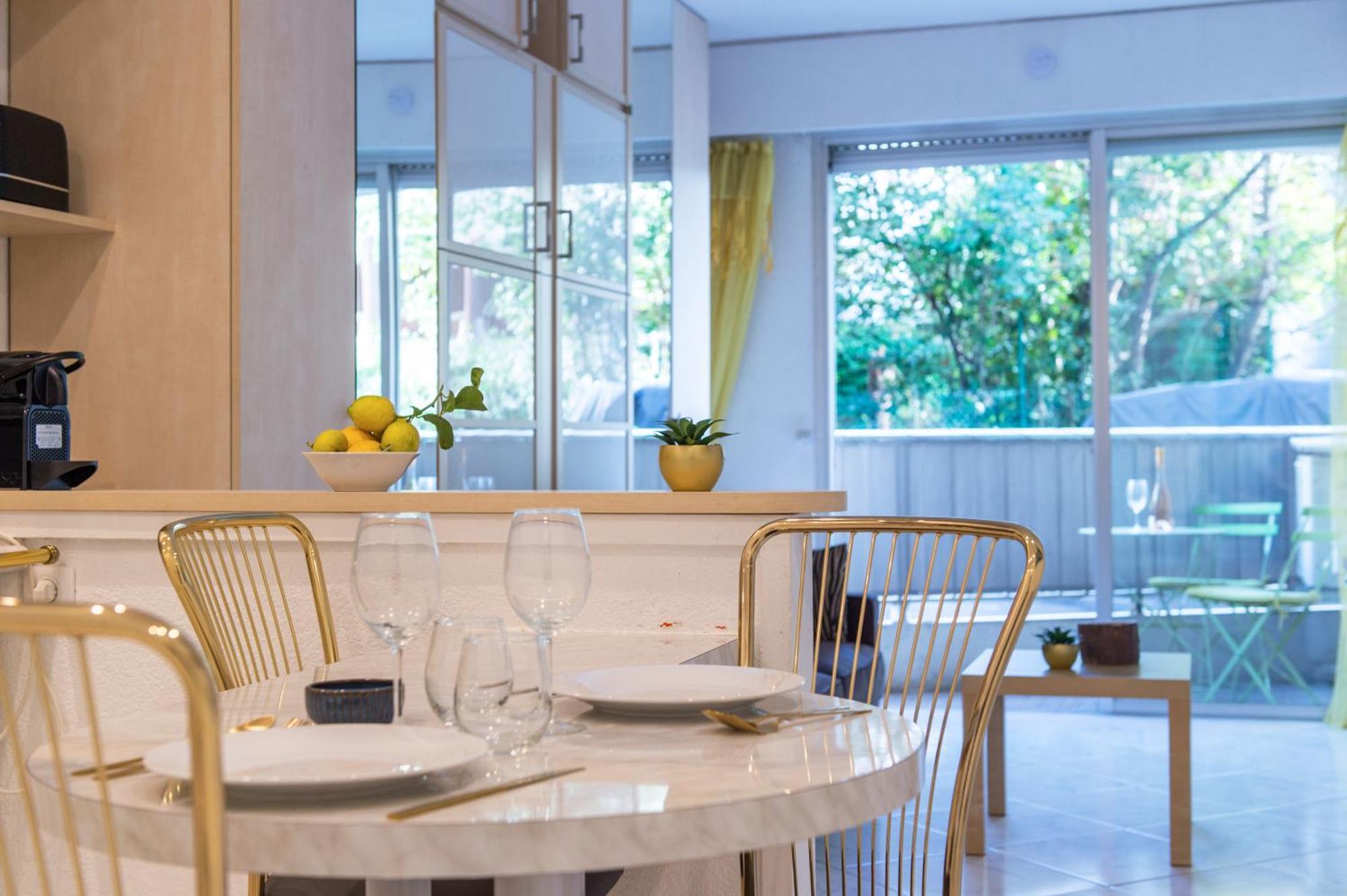 Cosy Studio - Residence Front De Mer - Menton Bagian luar foto